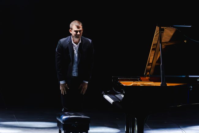Adam Gyorgy in concert